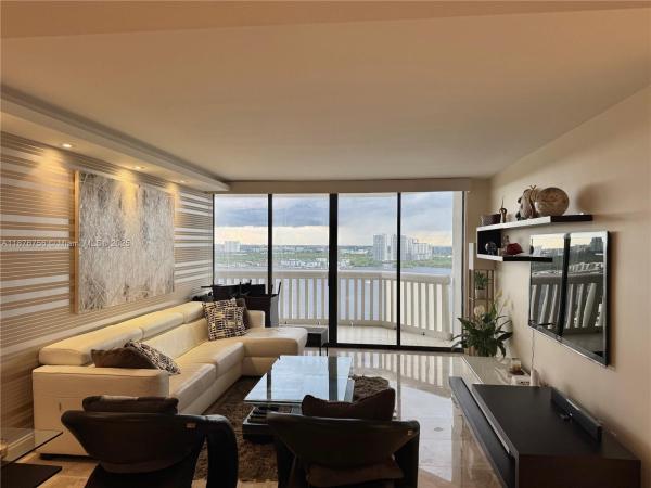 1000 ISL BLVD WILLIAMS IS