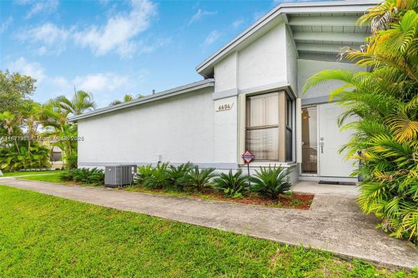 WESTWIND LAKES GARDEN HOM