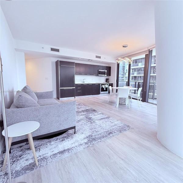 55 SW 9TH ST #3903, MIAMI, FL 33130