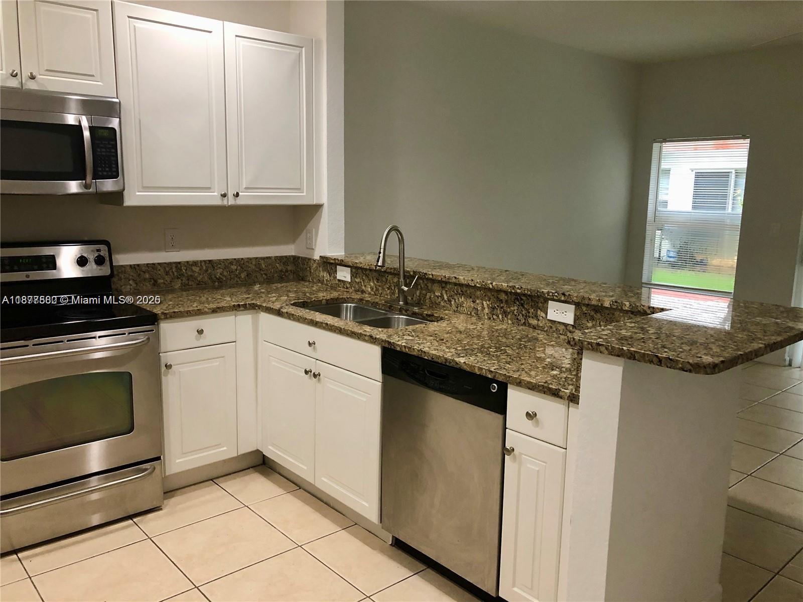 CAMBRIDGE PARK - фото