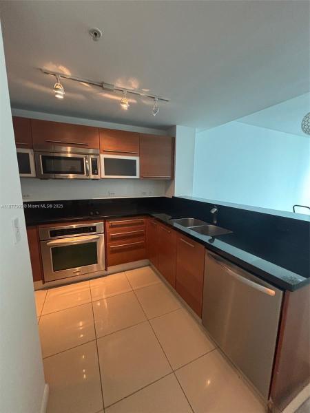 244 BISCAYNE BLVD #1606, MIAMI, FL 33132