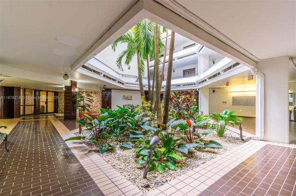 TOWERS OF KENDALE LAKES C