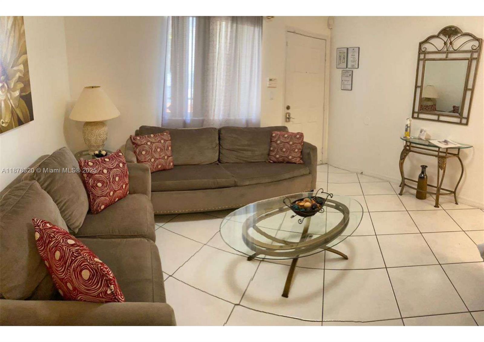 THE SHAMROCK CONDO - фото