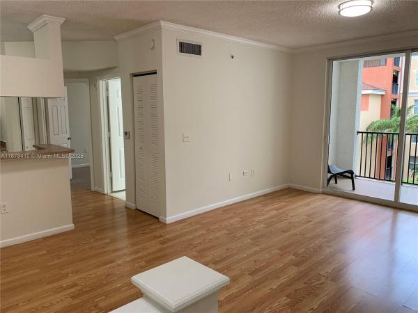 17150 N BAY RD #2717, SUNNY ISLES BEACH, FL 33160