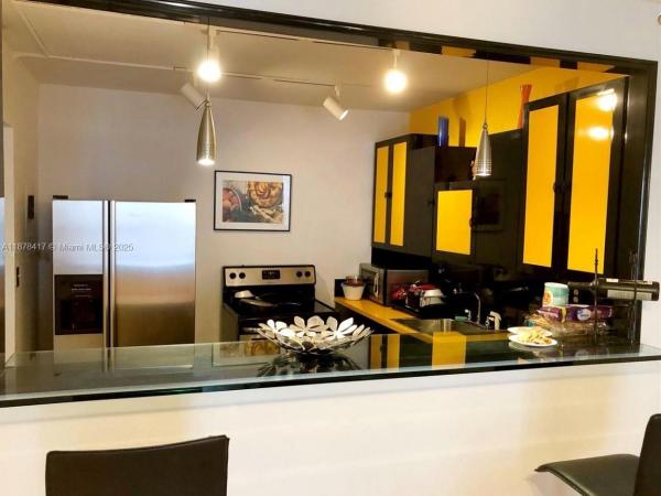 600 THREE ISLANDS BLVD #418, HALLANDALE BEACH, FL 33009