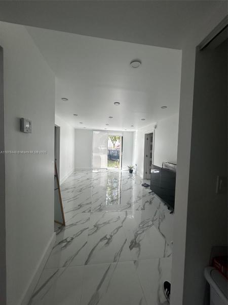 INTERNATIONAL TOWERS COND