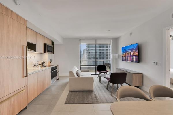 Natiivo / Gale Miami