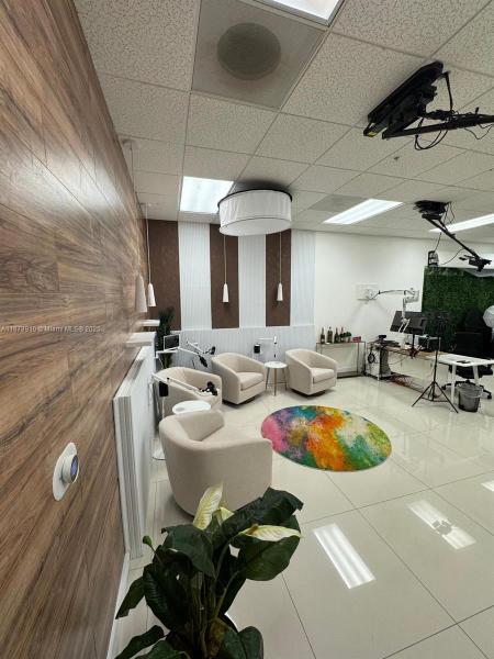 BEACON TOWER OF AVENTURA