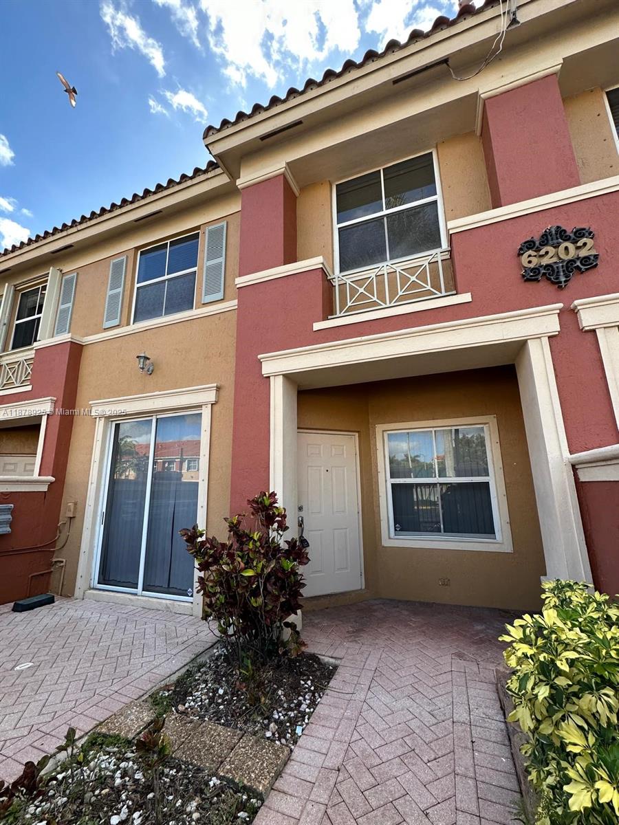 THE GATES AT DORAL ISLES - фото