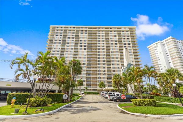 300 BAYVIEW DR #1203, SUNNY ISLES BEACH, FL 33160