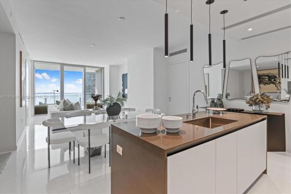 300 BISCAYNE BOULEVARD WAY #2205, MIAMI, FL 33131