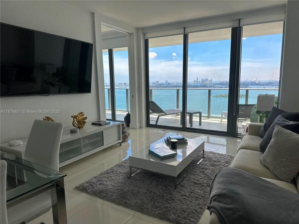 PARAISO BAY CONDO
