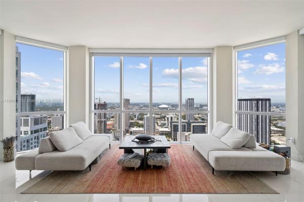 244 BISCAYNE BLVD #4608, MIAMI, FL 33132
