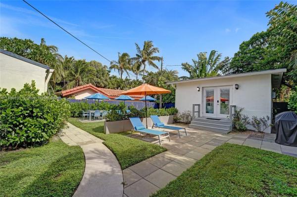 LAS OLAS BY THE SEA EXT