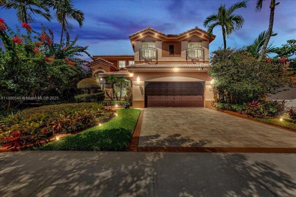 POD 6 AT MONARCH LAKES