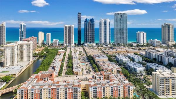 17100 N BAY RD #1603, SUNNY ISLES BEACH, FL 33160