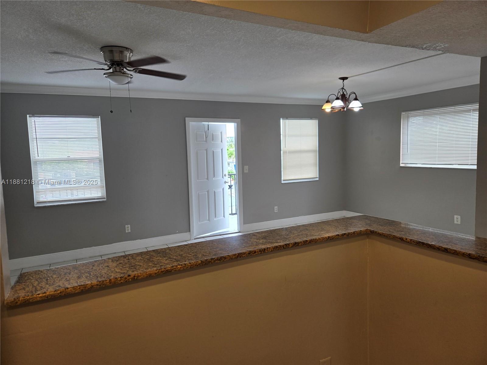 CORAL RIDGE ISLES - фото