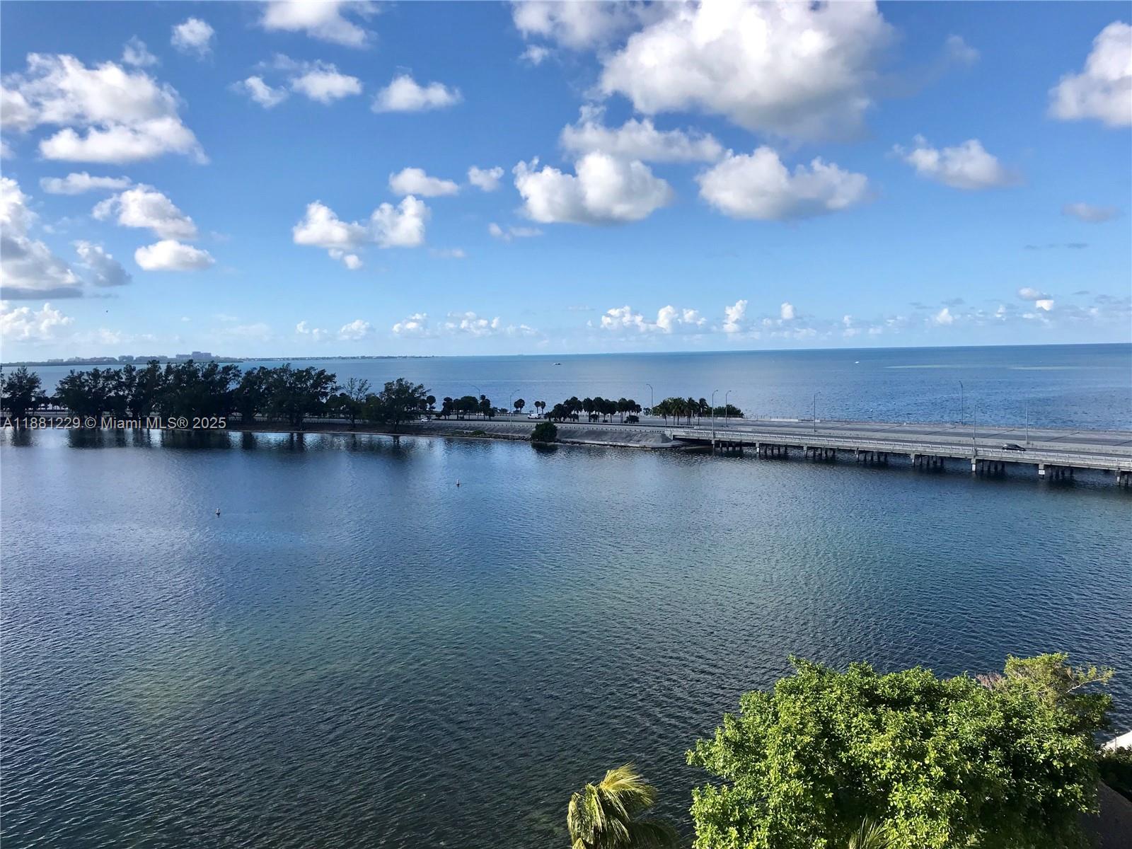 BRICKELL TOWNHOUSE CONDO - фото