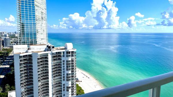 16699 COLLINS AVE #3505, SUNNY ISLES BEACH, FL 33160