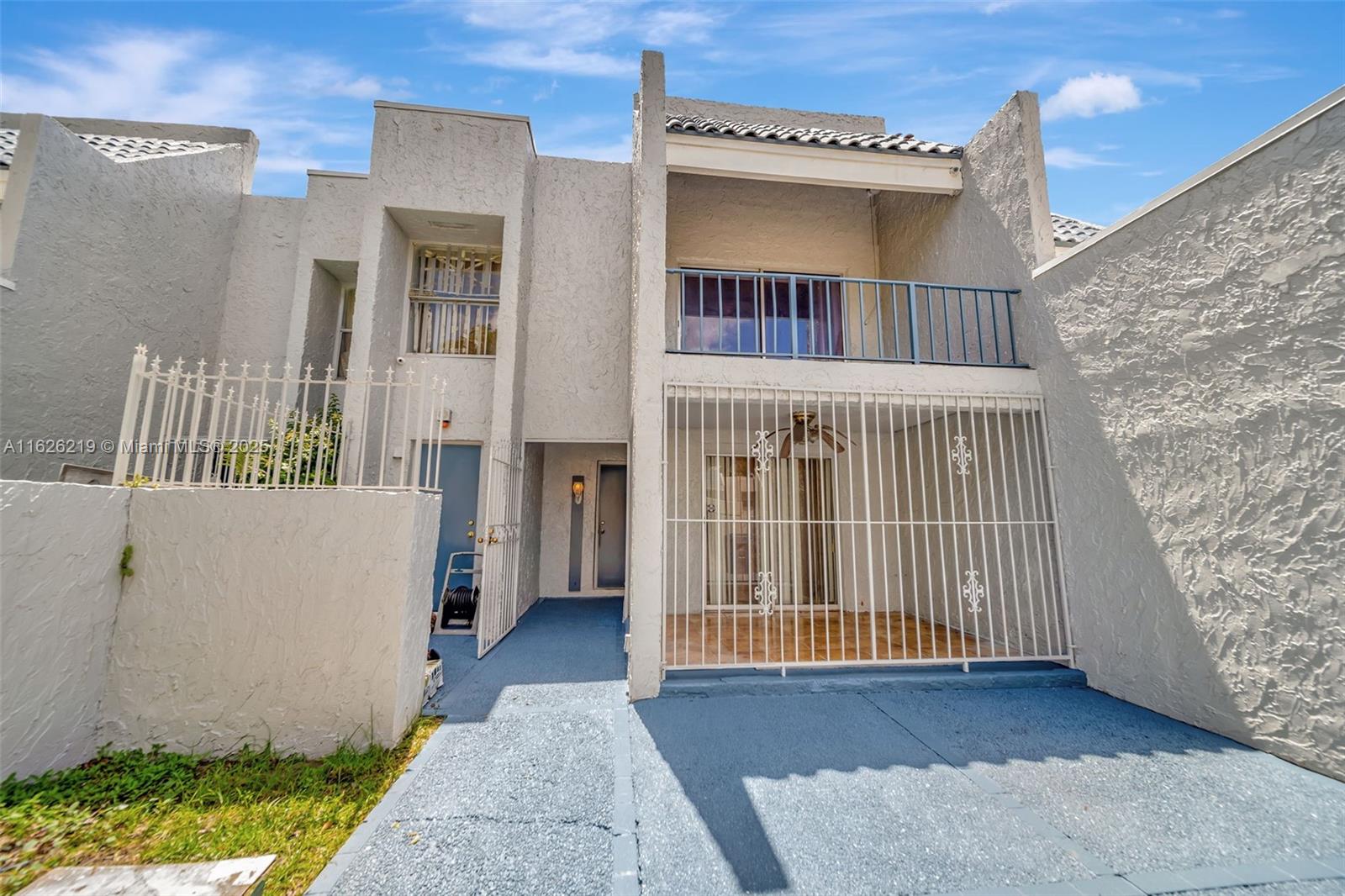 WIMBLEDON TOWNHOUSES - фото