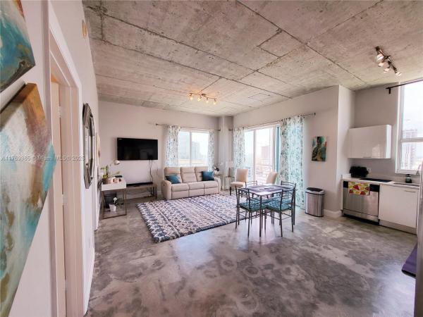 THE LOFT DOWNTOWN II COND