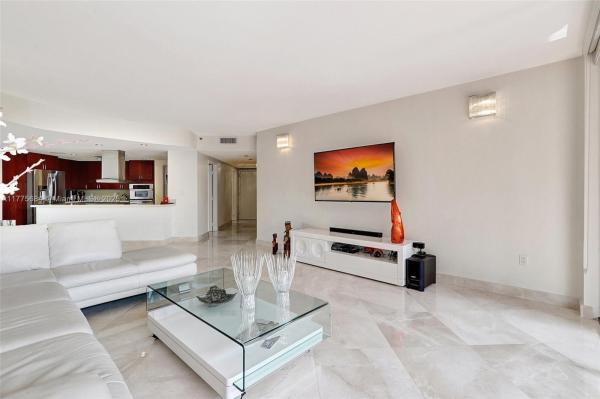 4000 Williams Island