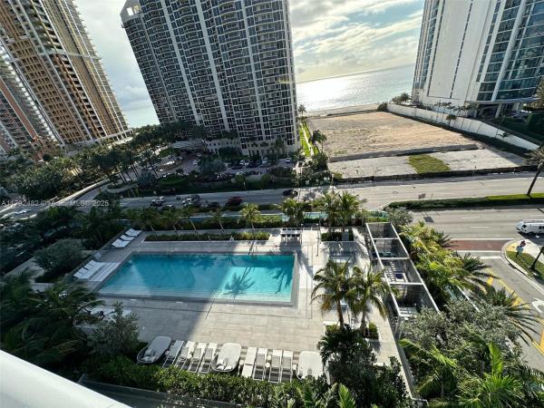17550 COLLINS AVE #902, SUNNY ISLES BEACH, FL 33160