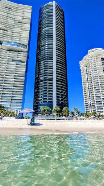 18555 COLLINS AVE #3005, SUNNY ISLES BEACH, FL 33160