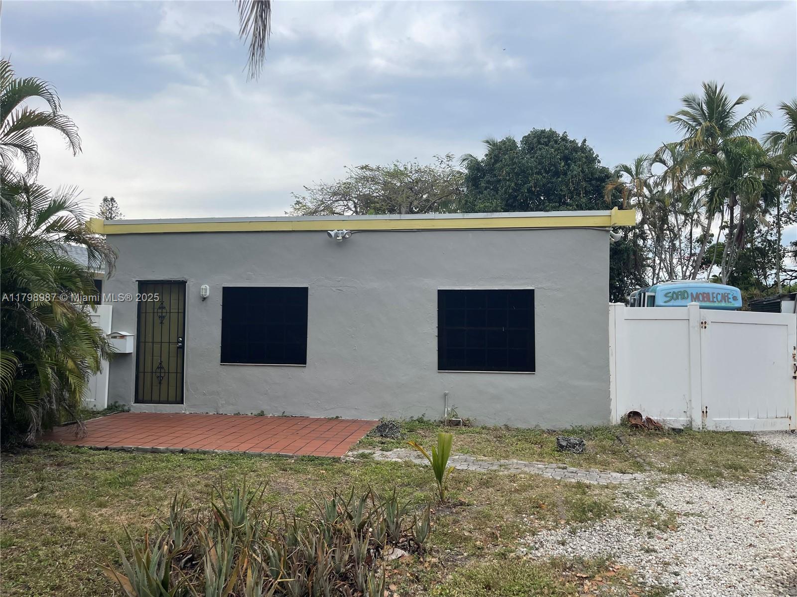 HOLLYWOOD TERRACE AMEN PL - фото