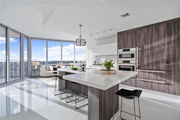 851 NE 1ST AVE #2904, MIAMI, FL 33132