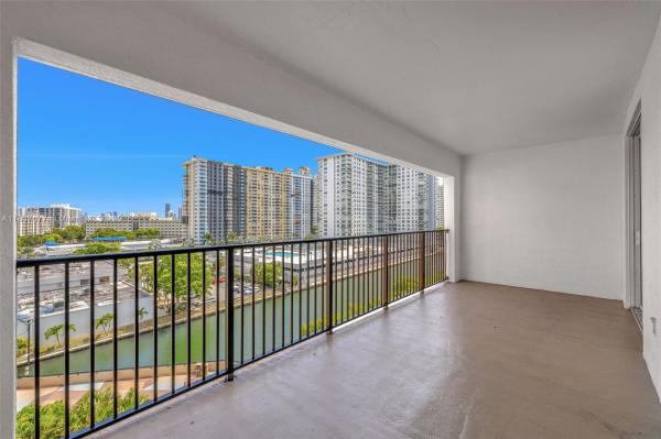 17150 N BAY RD #2814, SUNNY ISLES BEACH, FL 33160