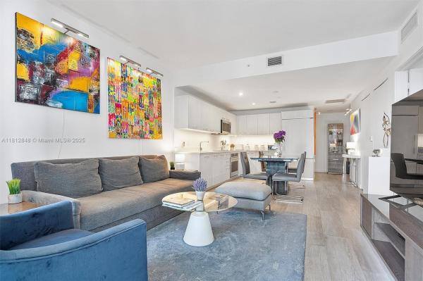 55 SW 9TH ST #1510, MIAMI, FL 33130