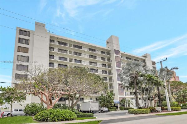 EVERGLADES CLUB CONDO