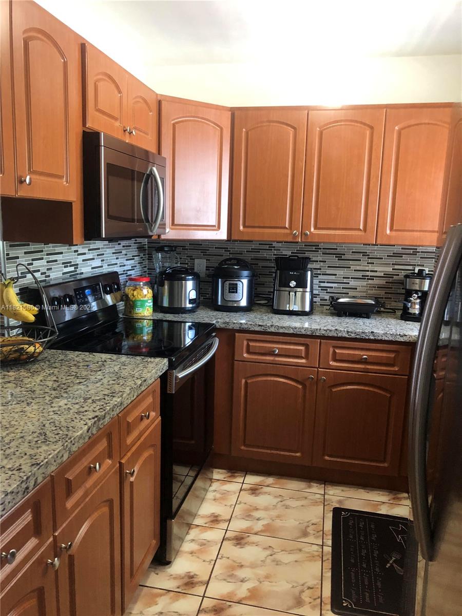 16700 CONDO - фото