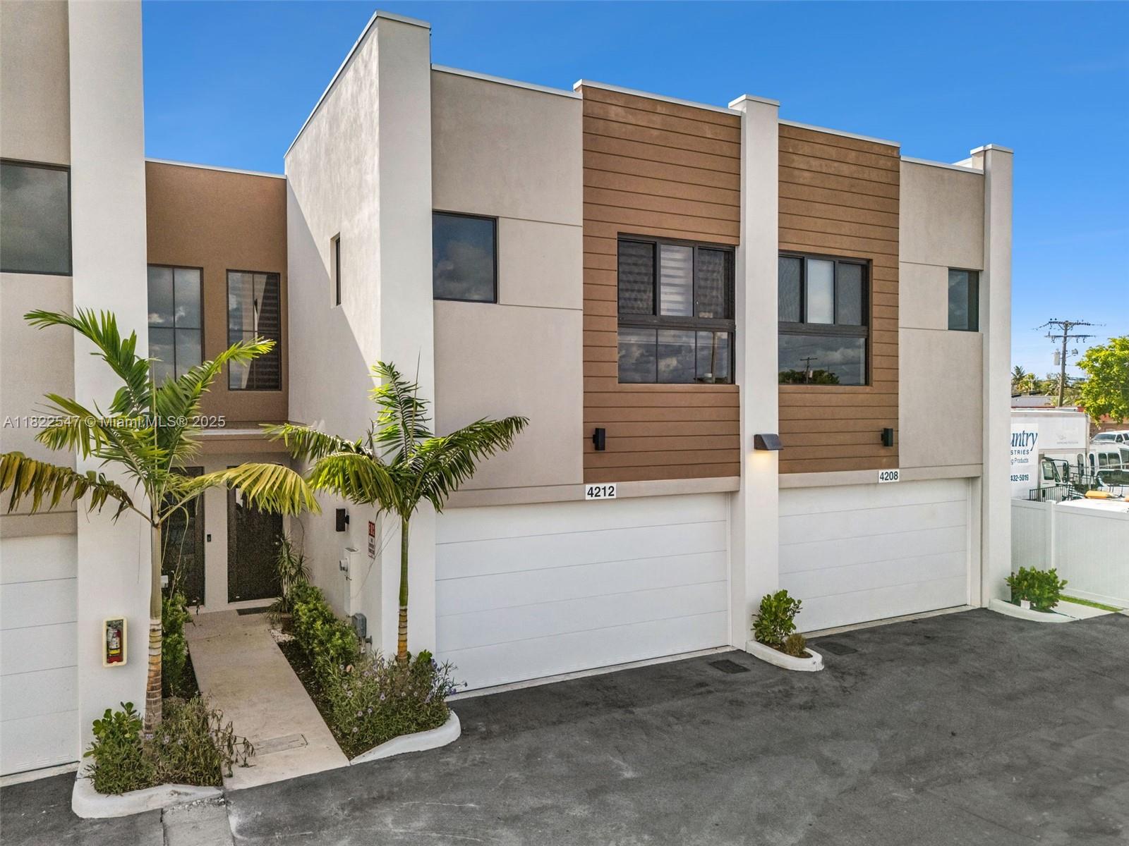 Savona Townhomes - фото