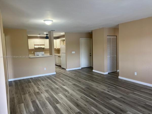 GRENADIER LAKES AT WELLEB