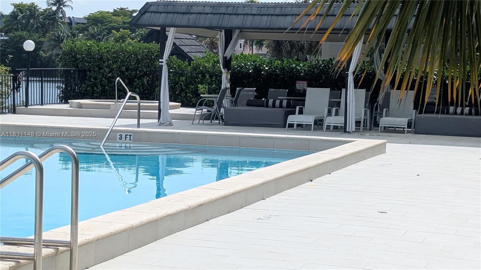 SUMMERTREE VILG CALIF CL - фото