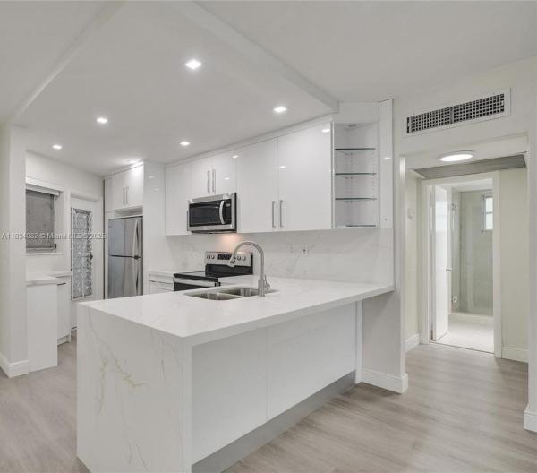 SKY LAKE GARDENS NO 4 CON