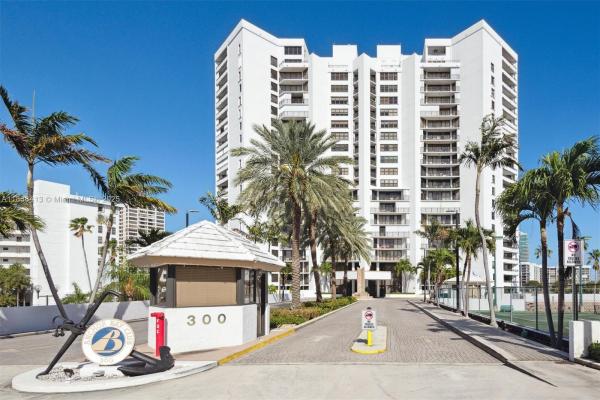 300 THREE ISLANDS BLVD #308, HALLANDALE BEACH, FL 33009