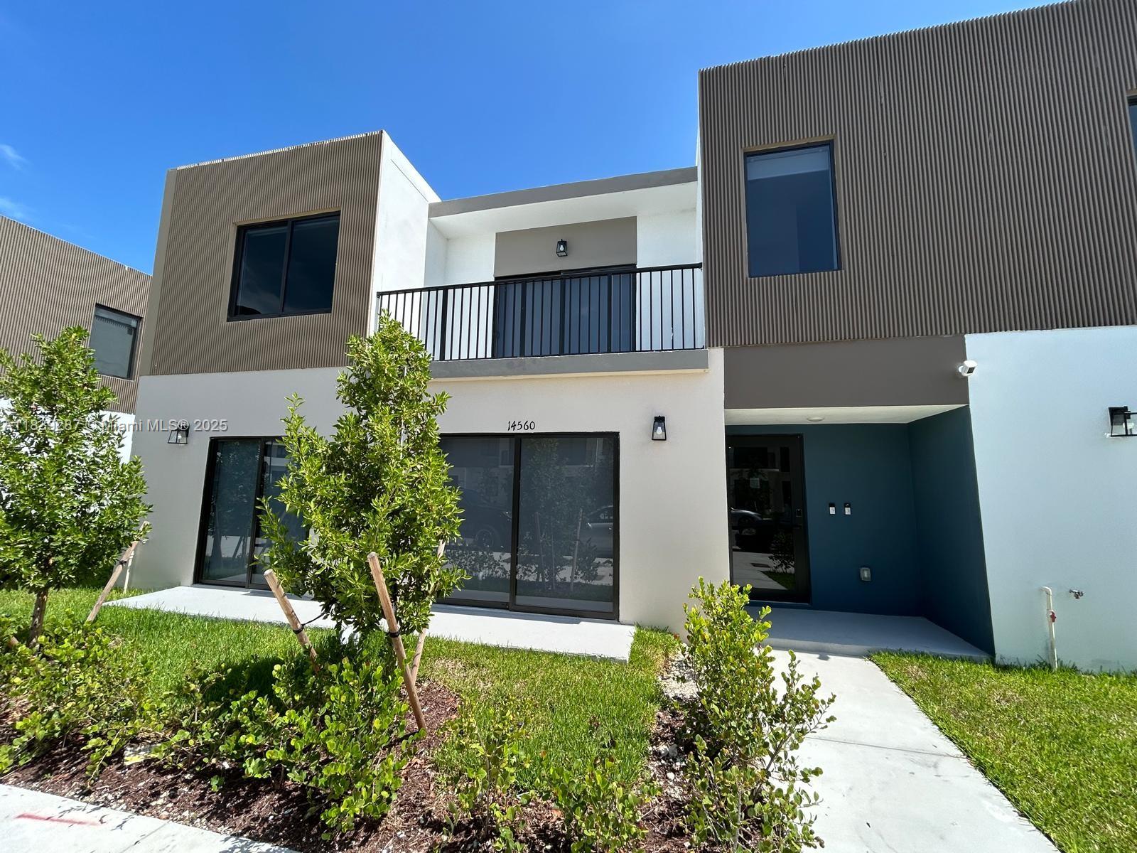 GRANDVILLE - фото