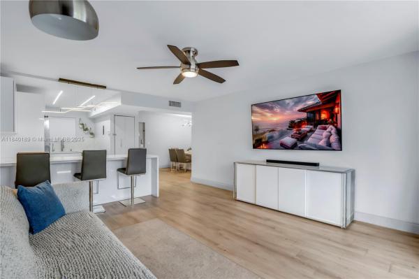 FOXCROFT APTS INC CONDO