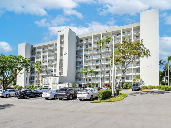 CYPRESS BEND CONDOMINIUM