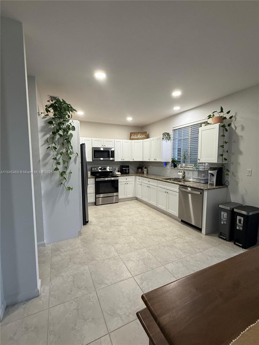 STROK PLAT NO 2 - фото