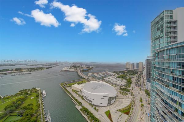 900 BISCAYNE BLVD #5203, MIAMI, FL 33132