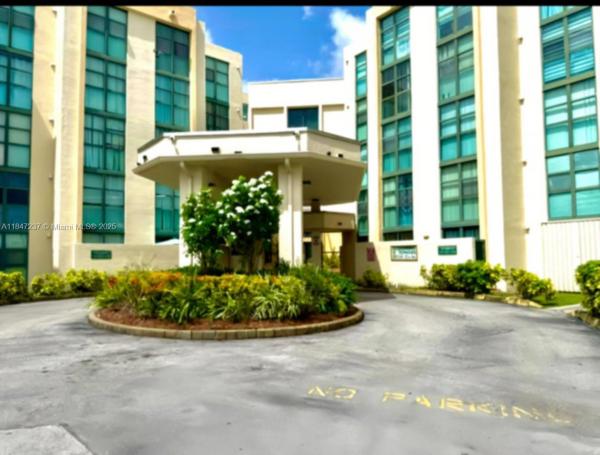 INTERNATIONAL TOWERS COND