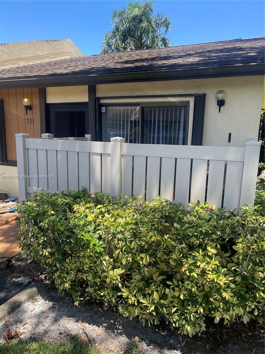 WOODLAKE ISLES - фото