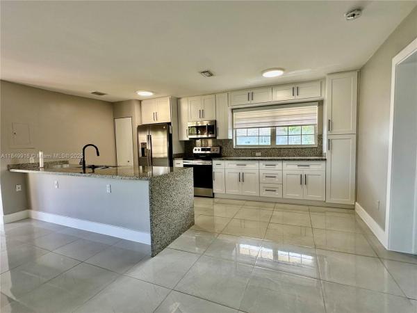 THE FOUNTAINS II CONDO