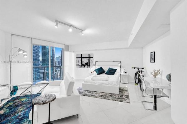 ICONBRICKELL CONDO NO 1