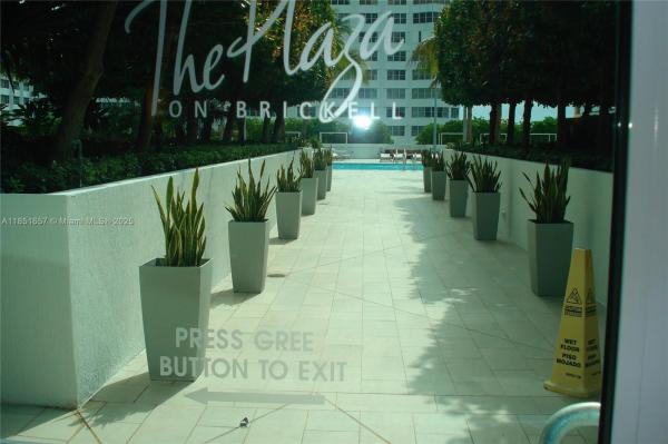 THE PLAZA 901 BRICKELL CO