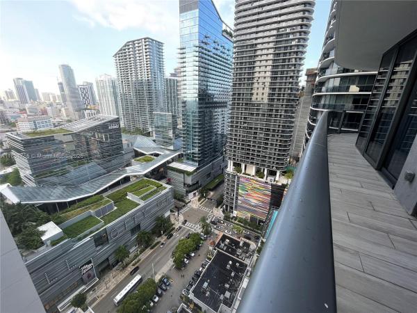 55 SW 9TH ST #2701, MIAMI, FL 33130